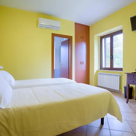 게스트하우스 Fons Clara Domus Et Eventi 3*